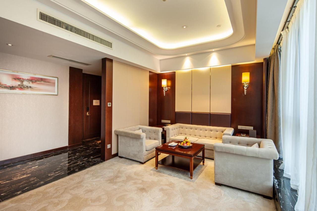 วินด์แฮม แกรนด์ พลาซา รอแยล ชางเฉง เจียงหยิน Hotel เจียงอิน ภายนอก รูปภาพ