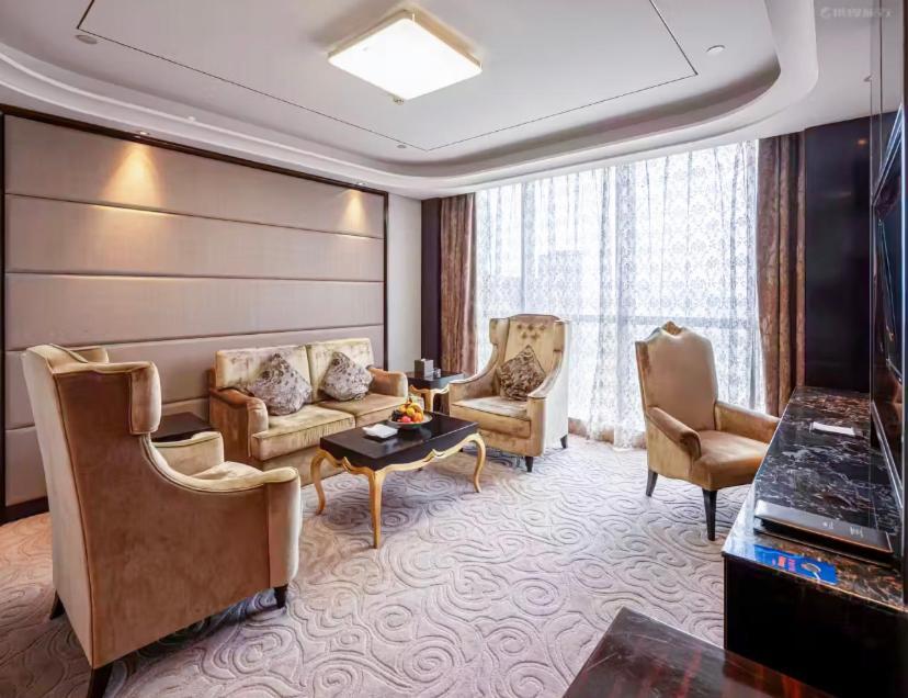 วินด์แฮม แกรนด์ พลาซา รอแยล ชางเฉง เจียงหยิน Hotel เจียงอิน ภายนอก รูปภาพ
